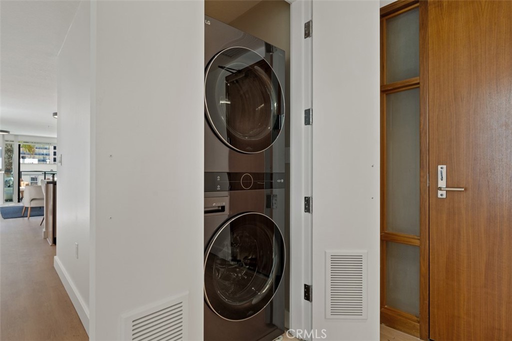 1205 Pacific Highway 301