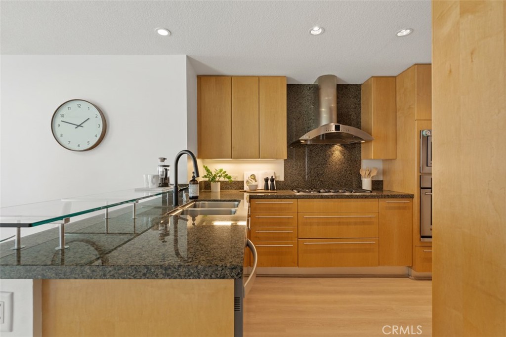 1205 Pacific Highway 301