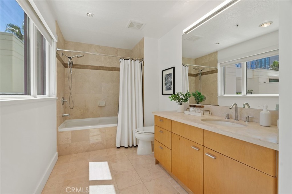 1205 Pacific Highway 301