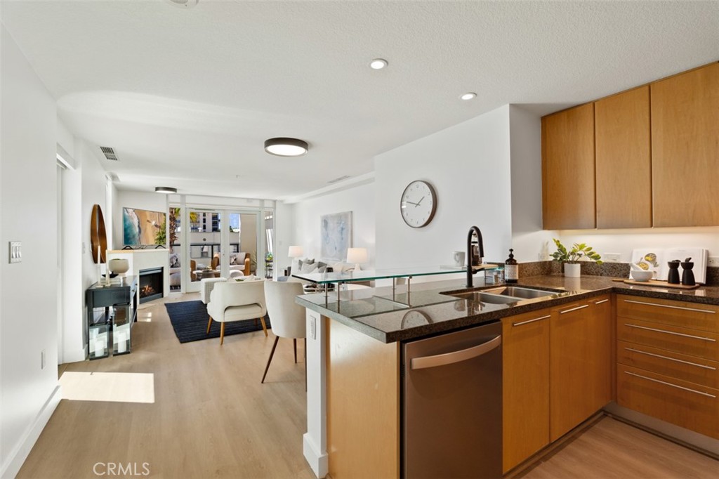 1205 Pacific Highway 301