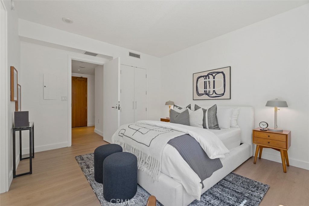 1205 Pacific Highway 301