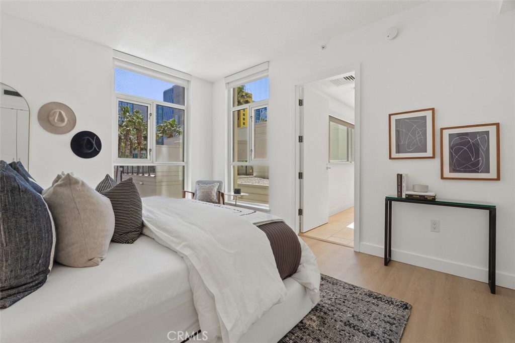 1205 Pacific Highway 301