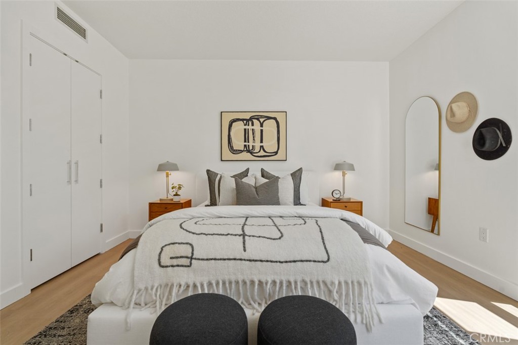 1205 Pacific Highway 301