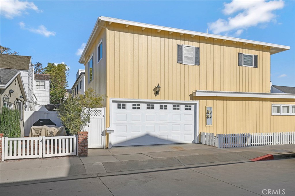 1510 1/2 Abalone Place