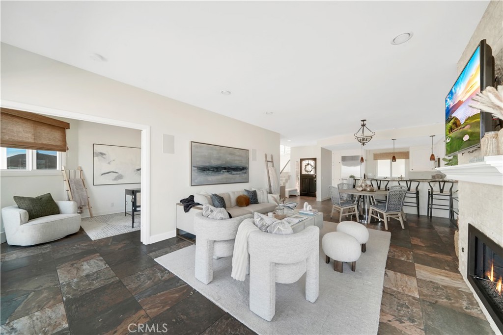 1319 E Balboa Blvd Boulevard C