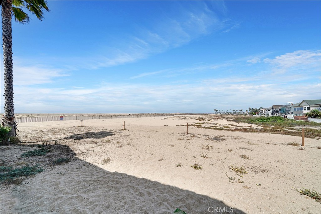 1319 E Balboa Blvd Boulevard C