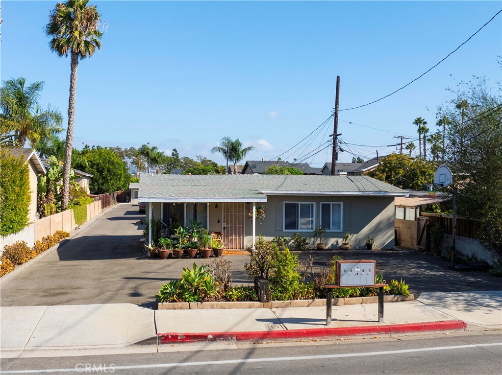 2422 Santa Ana Avenue