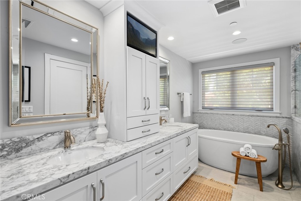 1505 E Ocean Boulevard