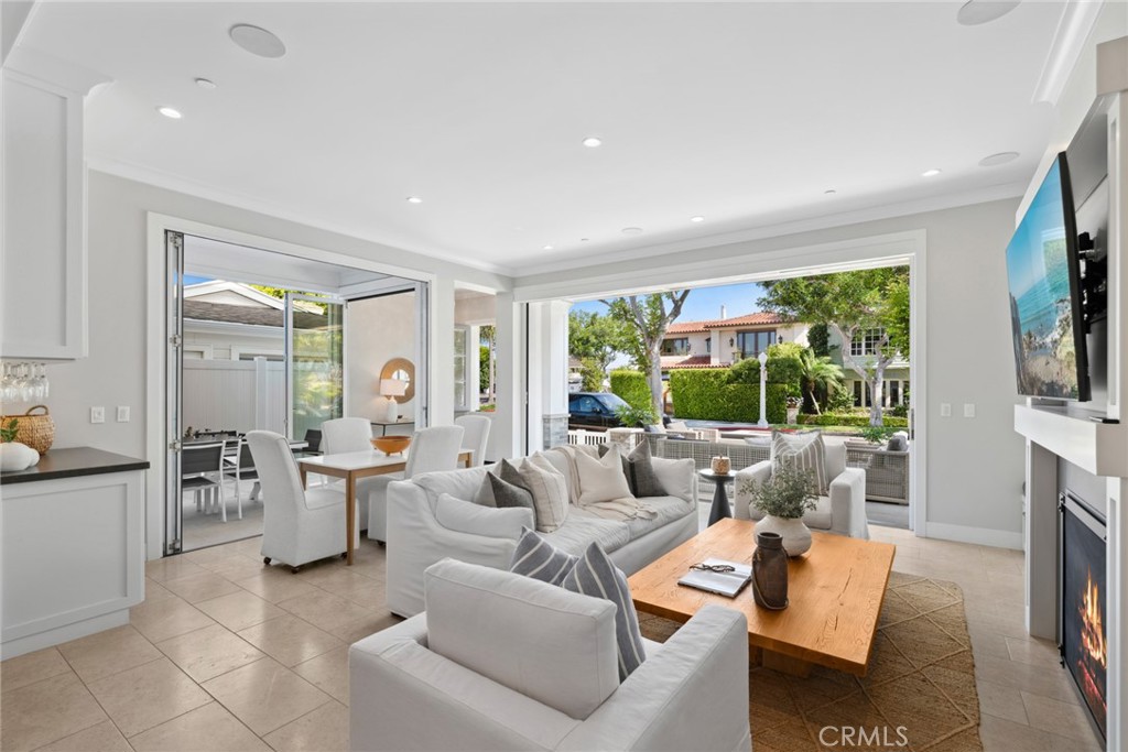 1505 E Ocean Boulevard