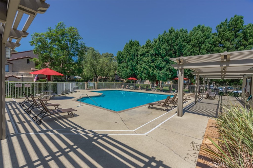 2 Mountain Shadows Place