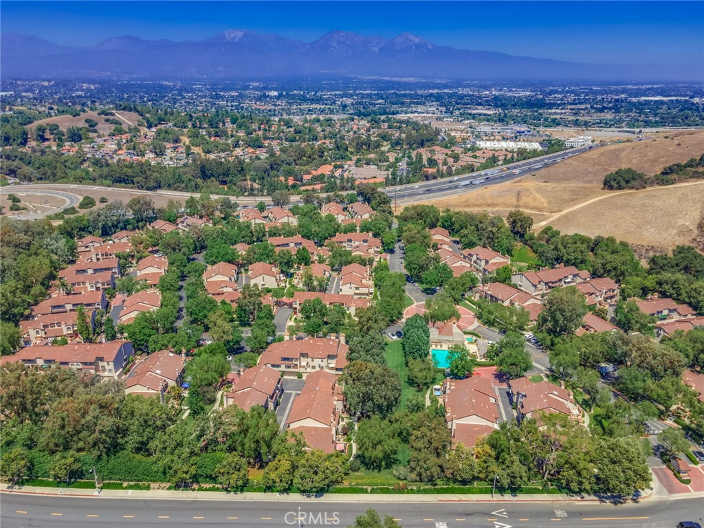 2 Mountain Shadows Place