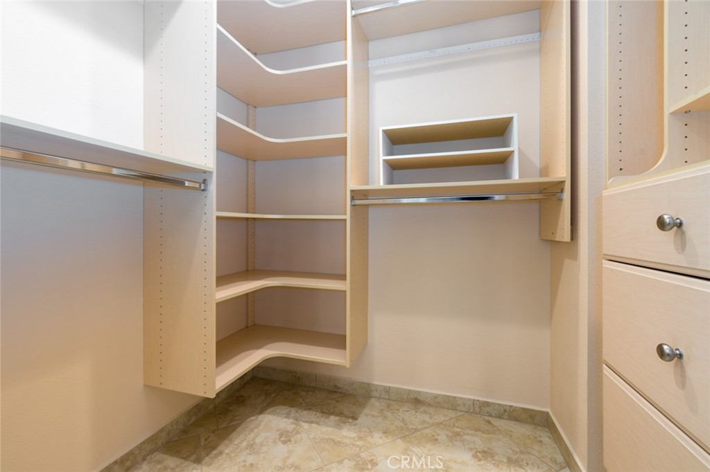 2 Mountain Shadows Place