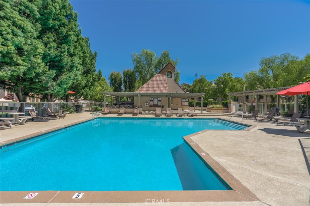 2 Mountain Shadows Place