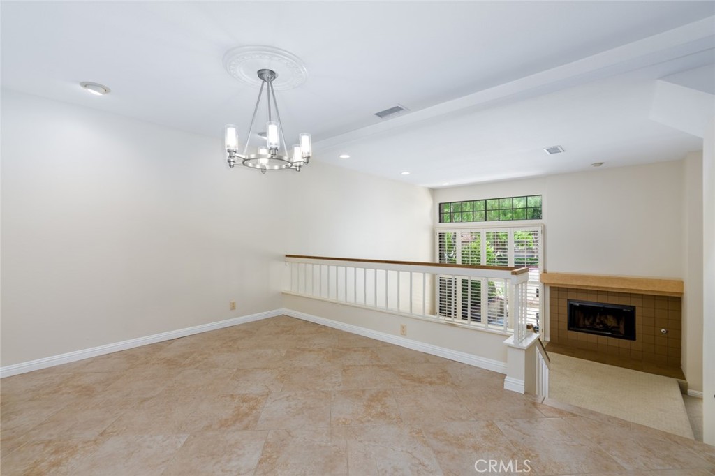 2 Mountain Shadows Place