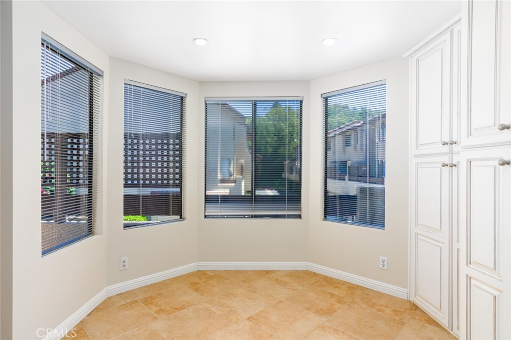 2 Mountain Shadows Place