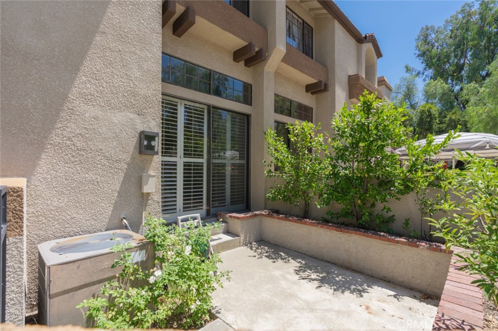 2 Mountain Shadows Place