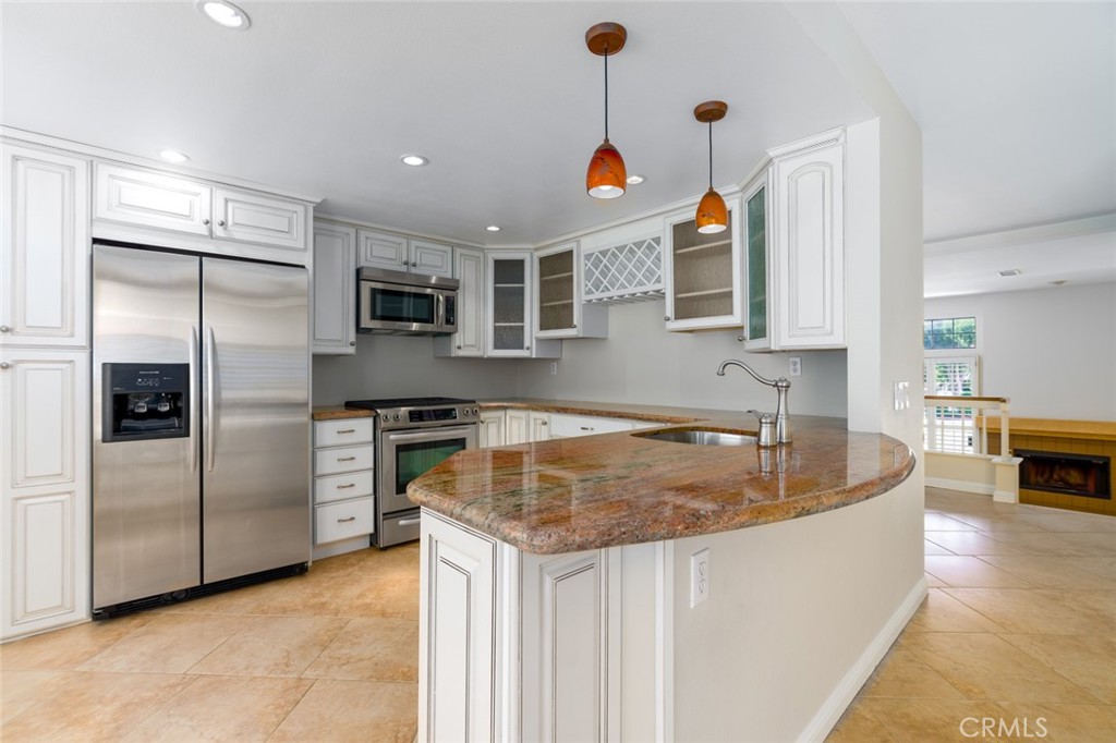 2 Mountain Shadows Place