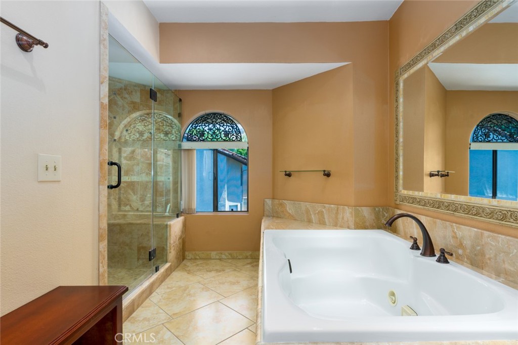 2 Mountain Shadows Place