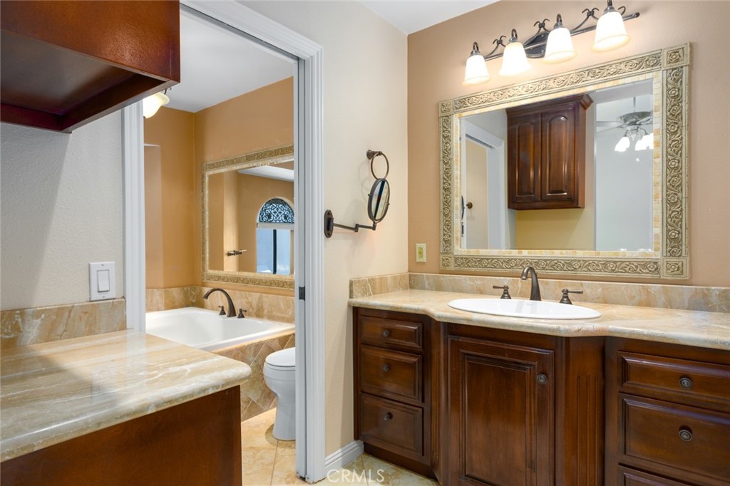 2 Mountain Shadows Place