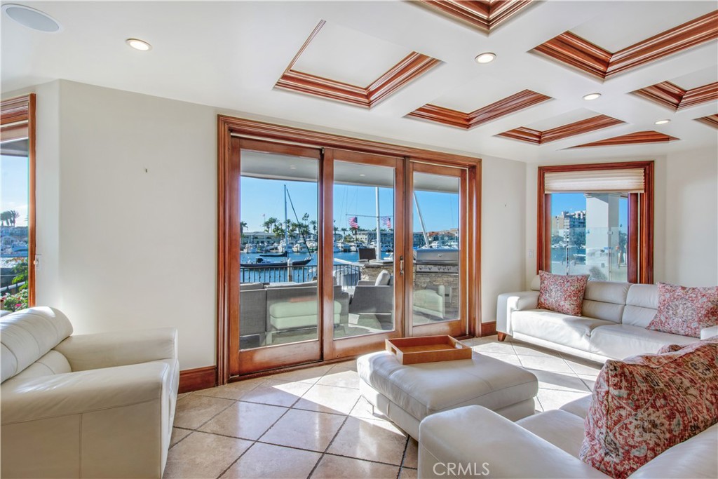 323 Via Lido Soud