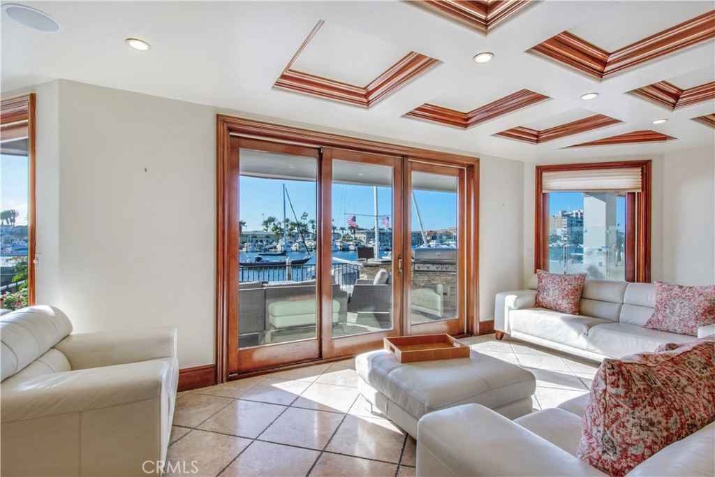 323 Via Lido Soud