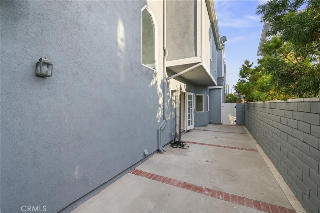 1597 Riverside Place B