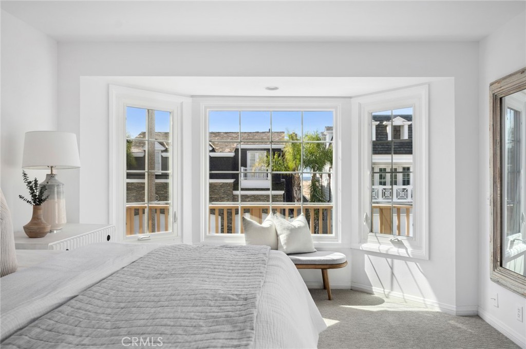 1214 E Balboa Boulevard