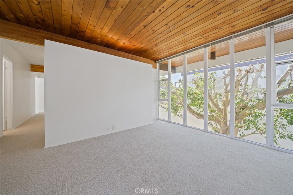609 Larkspur Avenue