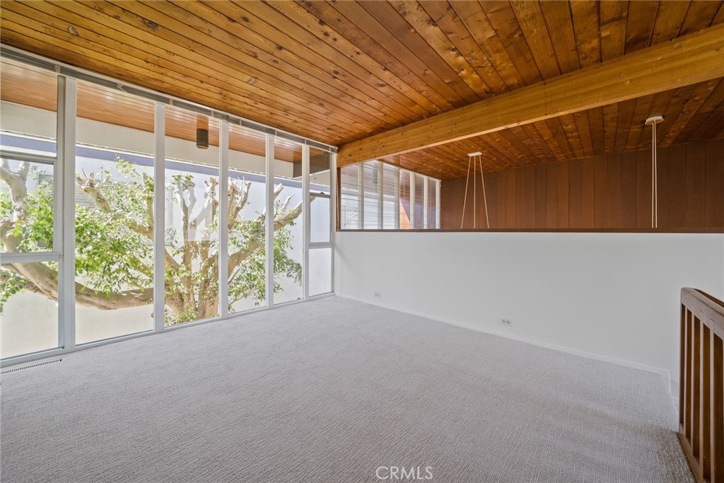 609 Larkspur Avenue