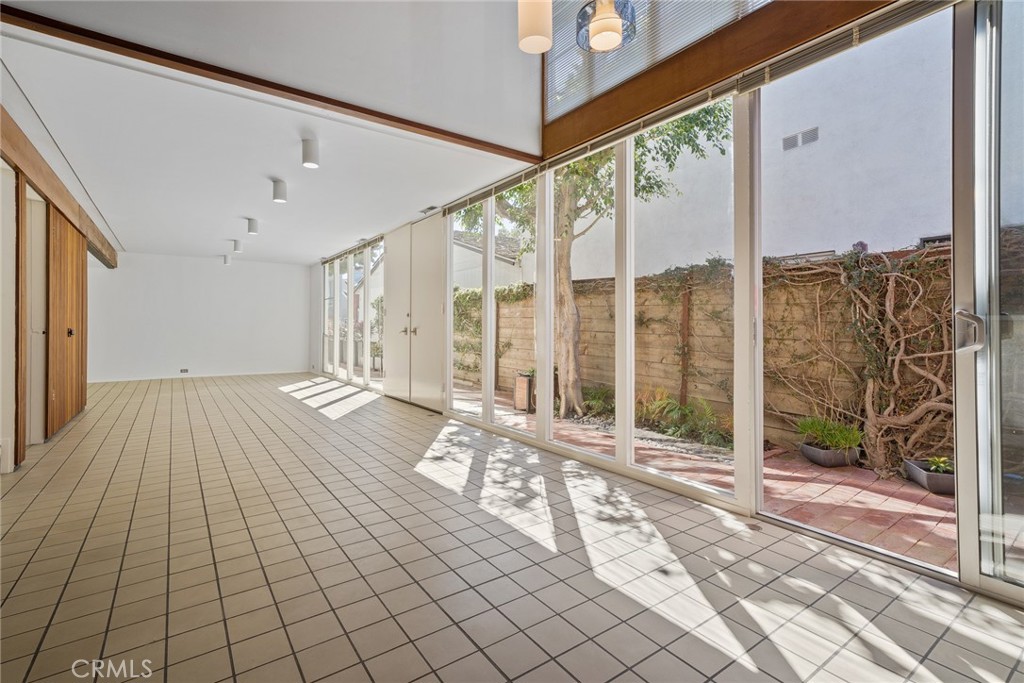 609 Larkspur Avenue
