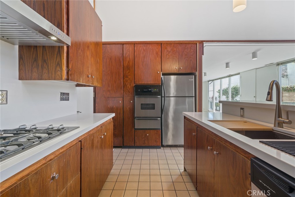 609 Larkspur Avenue