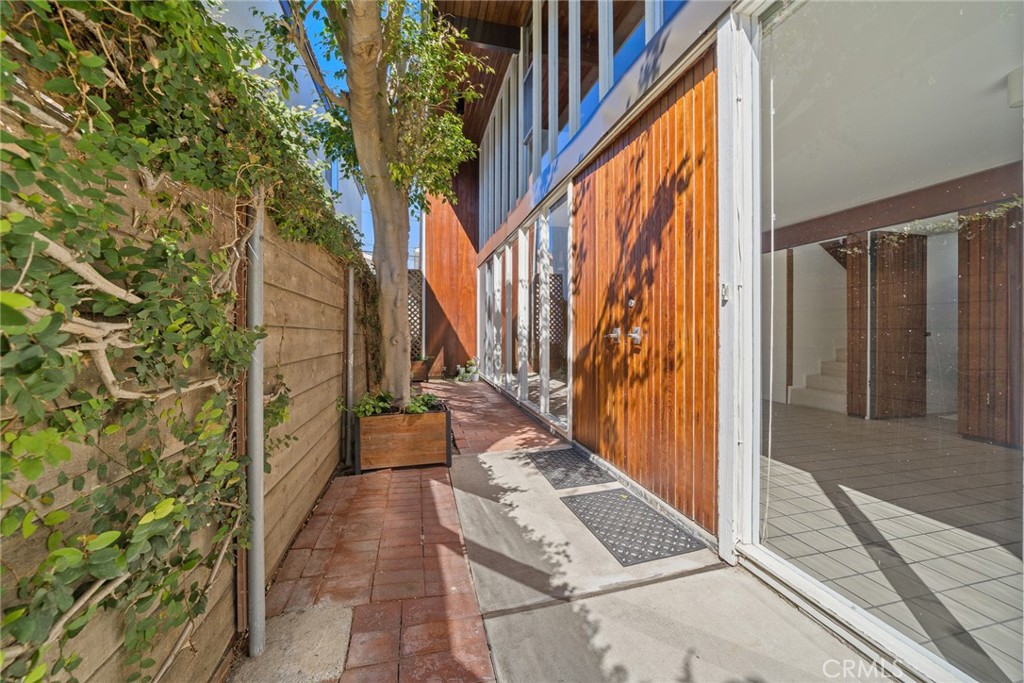 609 Larkspur Avenue