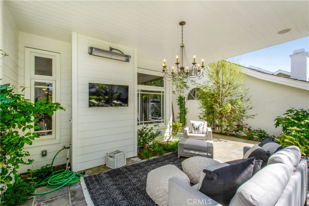 2541 Point Del Mar