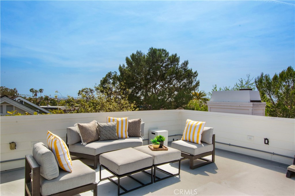 2541 Point Del Mar