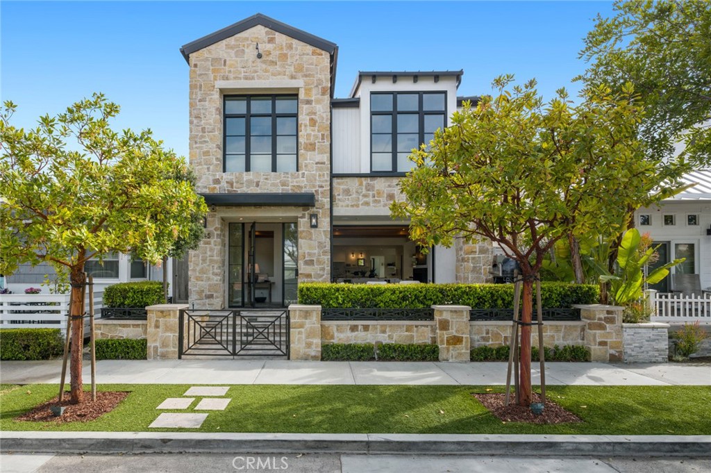 2045 E Ocean Boulevard