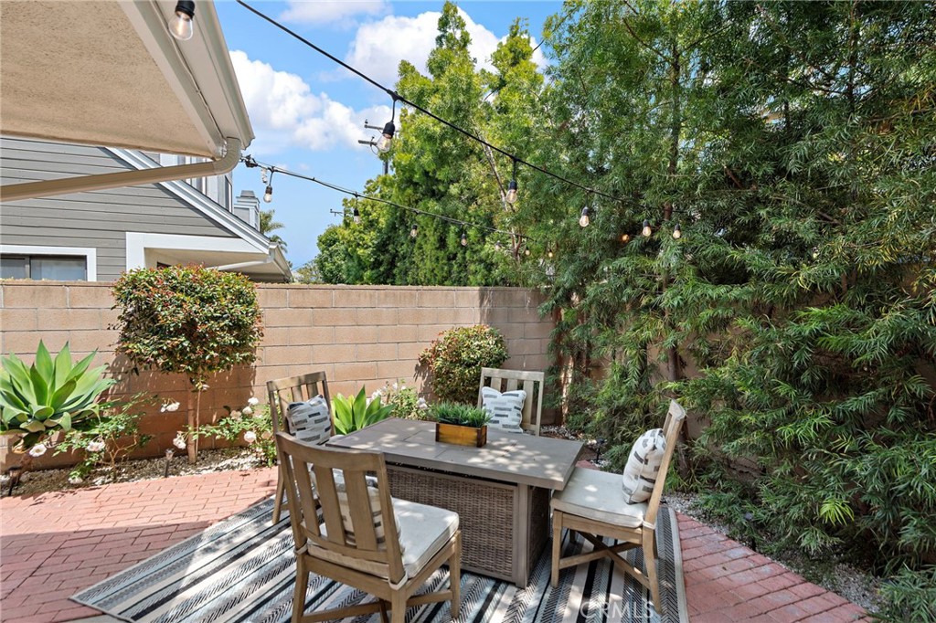 2554 Elden Avenue B101