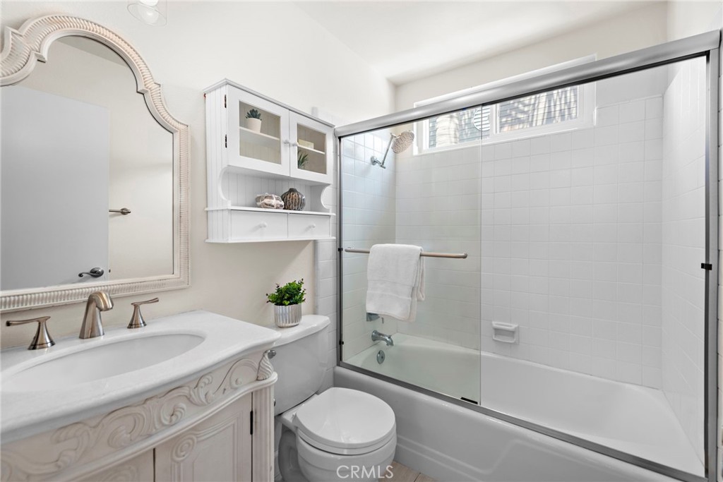 2554 Elden Avenue B101