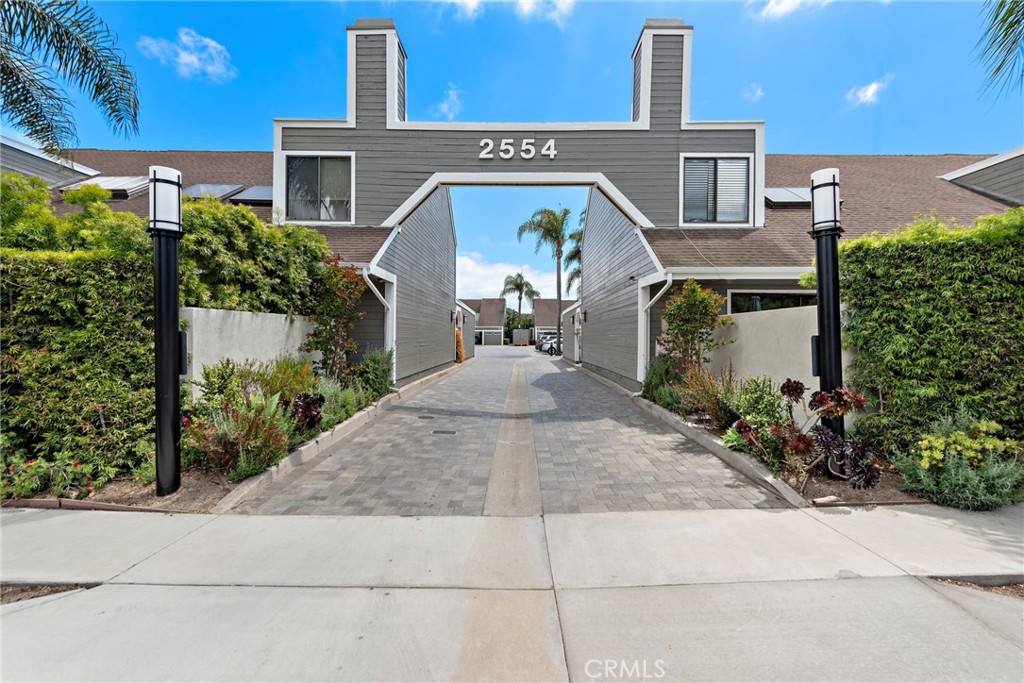 2554 Elden Avenue B101