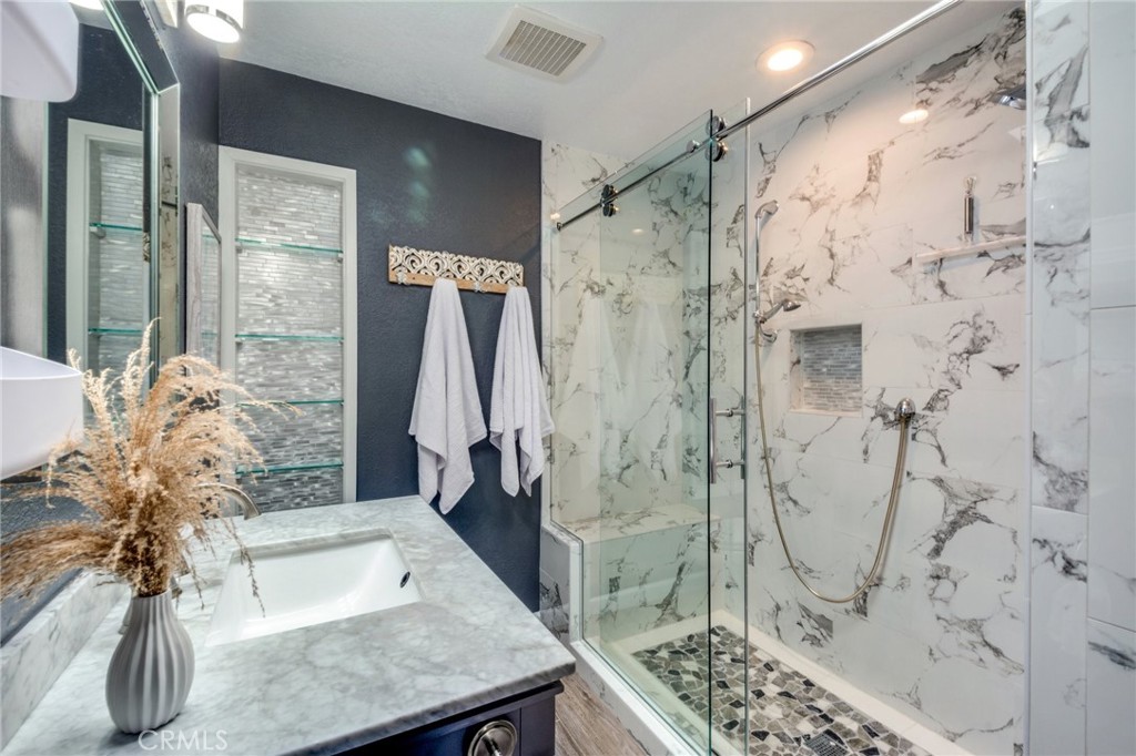 1925 Anaheim Avenue 8