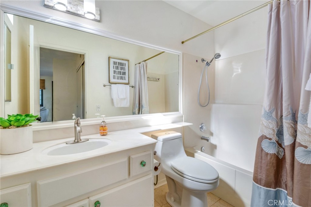 1925 Anaheim Avenue 8