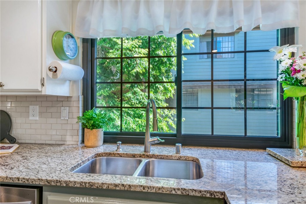 1925 Anaheim Avenue 8