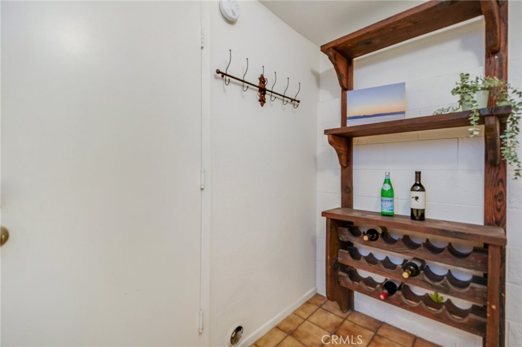 1925 Anaheim Avenue 8