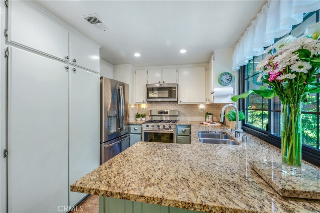 1925 Anaheim Avenue 8