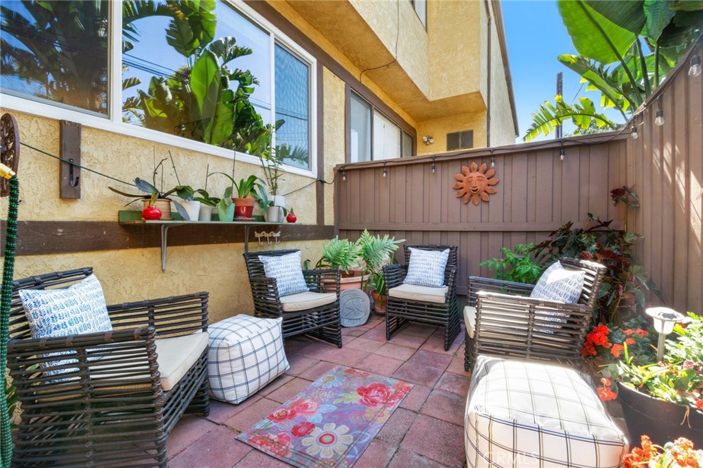 1925 Anaheim Avenue 8