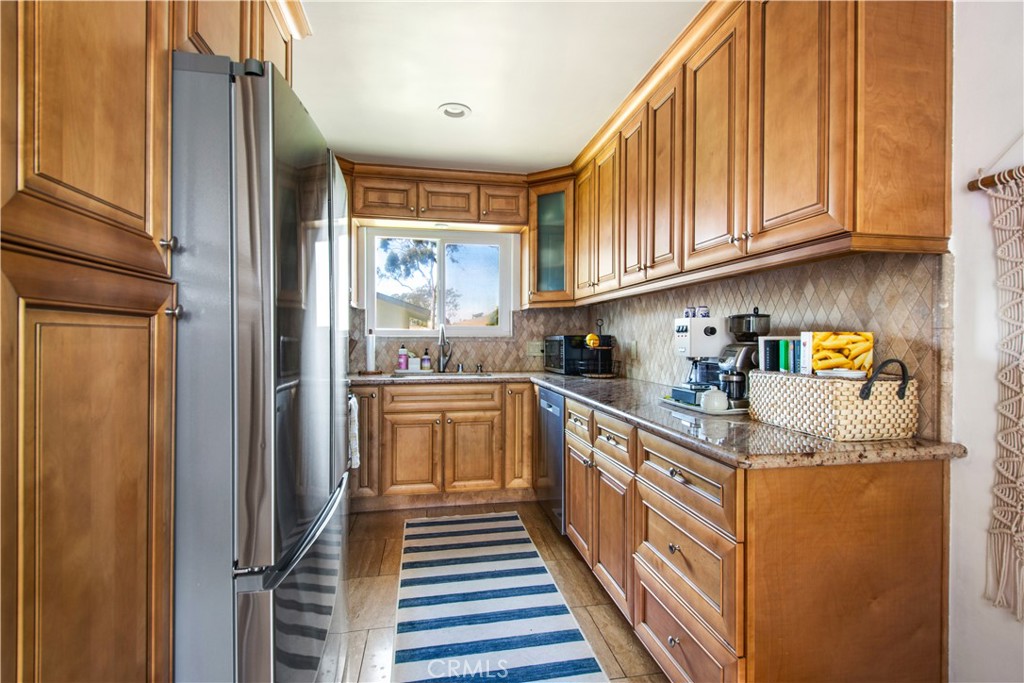 1100 Rutland Road 12