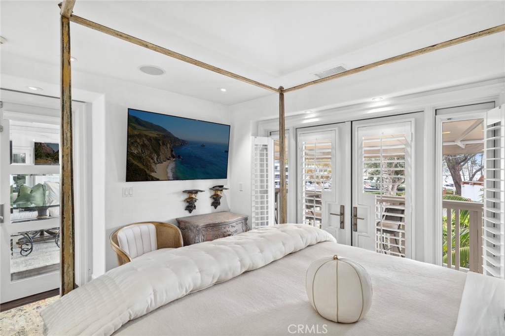 1030 Bayside Cove 702