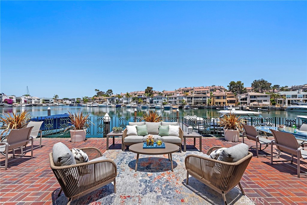 648 Harbor Island Drive