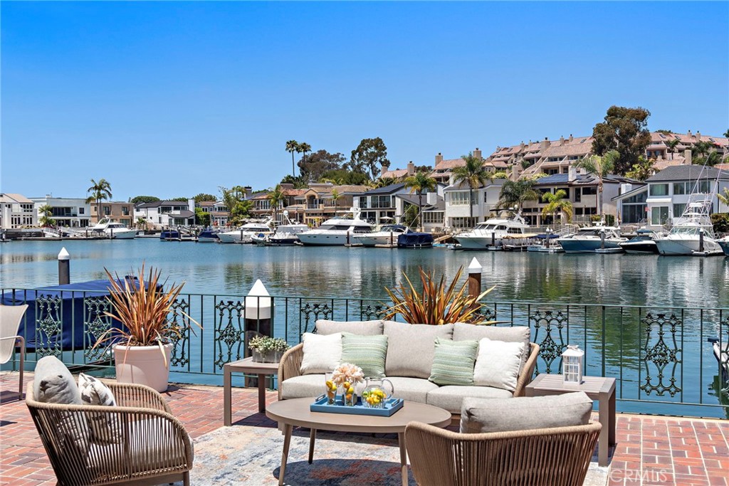 648 Harbor Island Drive
