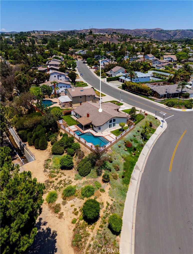 5595 Avenida Adobe