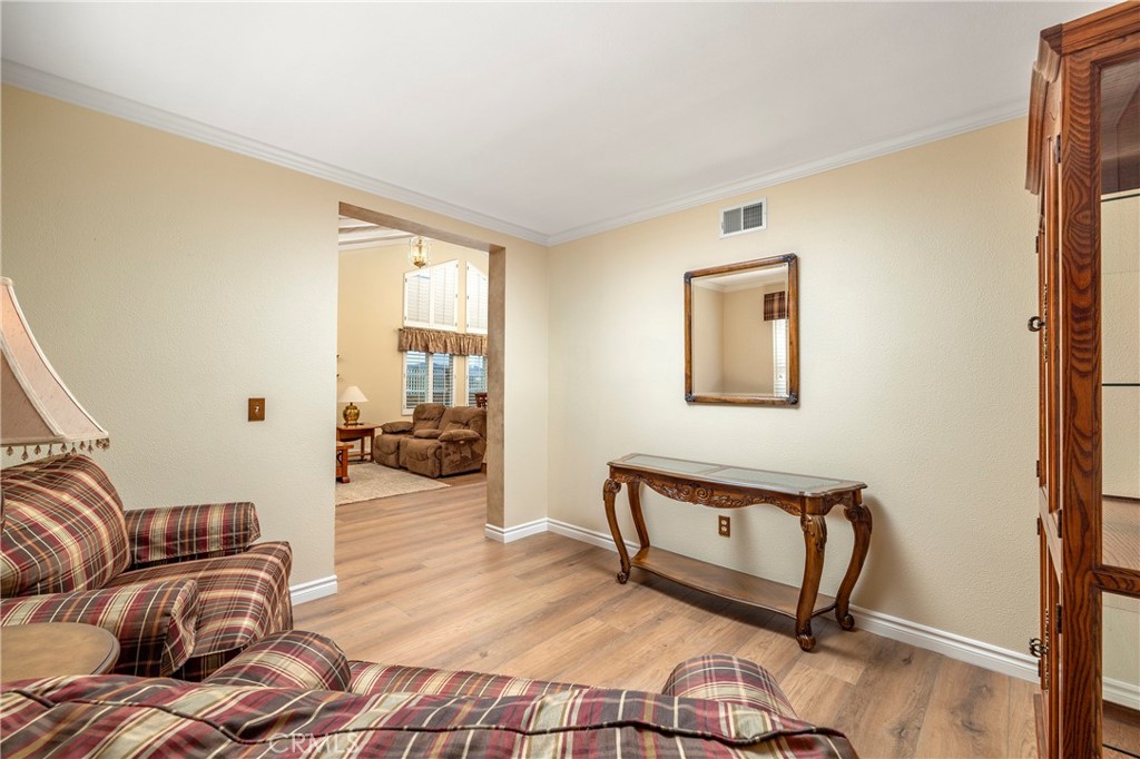 5595 Avenida Adobe